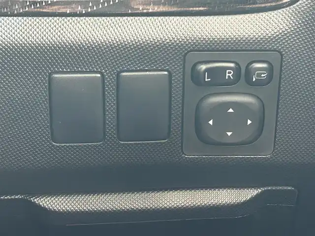 トヨタ エスティマ アエラス 岡山県 2015(平27)年 6.1万km アイスチタニウムマイカメタリック 登録時走行距離60414km/純正ナビ/（AM/FM/DISC/SD/TV/Bluetooth/DS)/純正フリップダウンモニター/前コーナーセンサー/クルーズコントロール/両側パワースライドドア/オットマン/バックカメラ/スペアキー×1/前ドライブレコーダー/プッシュスタート/スマートキー/レーダー探知機(ZERO 700v)/ビルトインETC/純正１８インチアルミホイール