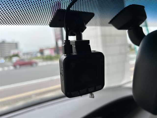 トヨタ エスティマ アエラス 岡山県 2015(平27)年 6.1万km アイスチタニウムマイカメタリック 登録時走行距離60414km/純正ナビ/（AM/FM/DISC/SD/TV/Bluetooth/DS)/純正フリップダウンモニター/前コーナーセンサー/クルーズコントロール/両側パワースライドドア/オットマン/バックカメラ/スペアキー×1/前ドライブレコーダー/プッシュスタート/スマートキー/レーダー探知機(ZERO 700v)/ビルトインETC/純正１８インチアルミホイール