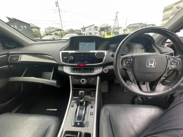 ホンダ アコード ハイブリッド EX 茨城県 2014(平26)年 13.9万km 黒 純正メモリナビ/・バックカメラ/追従型クルーズコントロール/ドライブレコーダー/運転席側パワーシート/シートヒーター（D+N席）/純正アルミホイール/オートライト/純正フロアマット/純正アルミホイール/衝突軽減ブレーキ/車線維持支援システム/電動リアサンシェイド/EVスイッチ/全面高熱線吸収/UVカット機能付ガラス