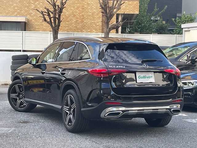 メルセデス・ベンツ Ｍ・ベンツ ＧＬＣ２２０ d 4マチック ドライバーズPKG 東京都 2023(令5)年 1.1万km オブシディアンブラック 登録時走行10234km/ワンオーナー/レーダーセーフティパッケージ/・アクティブディスタンスアシストディストロニック/・自動再発進機能/・アクティブステアリングアシスト/・アクティブレーンキーピングアシスト/・アクティブレーンチェンジングアシスト/・PRE-SAFE機能/・PRE-SAFEインパルスサイド/レザーエクスクルーシブパッケージ/・ブラックオープンボア木目調インパネ加飾/・ヘッドアップディスプレイ/・革シート/・ARナビゲーション/・Burmester_3Dサラウンドシステム（15スピーカー）/・サウンドパーソナライゼーション機能/パノラミックスライディングルーフ/フットトランクオープナー/デジタルライト/アダプティブハイビームアシストプラス/デジタルコックピット/ビルトインETC/前後ドライブレコーダー/前席パワーシート/全席シートヒーター/全周囲カメラ/R6年記録簿/保証書・取説/スペアキー