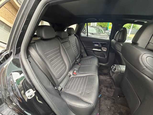 メルセデス・ベンツ Ｍ・ベンツ ＧＬＣ２２０ d 4マチック ドライバーズPKG 東京都 2023(令5)年 1.1万km オブシディアンブラック 登録時走行10234km/ワンオーナー/レーダーセーフティパッケージ/・アクティブディスタンスアシストディストロニック/・自動再発進機能/・アクティブステアリングアシスト/・アクティブレーンキーピングアシスト/・アクティブレーンチェンジングアシスト/・PRE-SAFE機能/・PRE-SAFEインパルスサイド/レザーエクスクルーシブパッケージ/・ブラックオープンボア木目調インパネ加飾/・ヘッドアップディスプレイ/・革シート/・ARナビゲーション/・Burmester_3Dサラウンドシステム（15スピーカー）/・サウンドパーソナライゼーション機能/パノラミックスライディングルーフ/フットトランクオープナー/デジタルライト/アダプティブハイビームアシストプラス/デジタルコックピット/ビルトインETC/前後ドライブレコーダー/前席パワーシート/全席シートヒーター/全周囲カメラ/R6年記録簿/保証書・取説/スペアキー