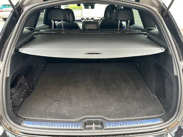 メルセデス・ベンツ Ｍ・ベンツ ＧＬＣ２２０ d 4マチック ドライバーズPKG 東京都 2023(令5)年 1.1万km オブシディアンブラック 登録時走行10234km/ワンオーナー/レーダーセーフティパッケージ/・アクティブディスタンスアシストディストロニック/・自動再発進機能/・アクティブステアリングアシスト/・アクティブレーンキーピングアシスト/・アクティブレーンチェンジングアシスト/・PRE-SAFE機能/・PRE-SAFEインパルスサイド/レザーエクスクルーシブパッケージ/・ブラックオープンボア木目調インパネ加飾/・ヘッドアップディスプレイ/・革シート/・ARナビゲーション/・Burmester_3Dサラウンドシステム（15スピーカー）/・サウンドパーソナライゼーション機能/パノラミックスライディングルーフ/フットトランクオープナー/デジタルライト/アダプティブハイビームアシストプラス/デジタルコックピット/ビルトインETC/前後ドライブレコーダー/前席パワーシート/全席シートヒーター/全周囲カメラ/R6年記録簿/保証書・取説/スペアキー