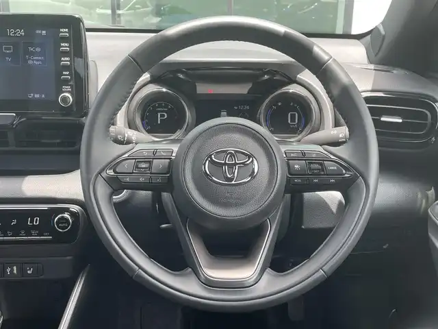 トヨタ ヤリス Z 和歌山県 2023(令5)年 0.9万km ダークブルーマイカM 革巻きステアリング/ステアリングヒーター/ステアリングスイッチ/8インチ純正DAナビ機能あり/バックカメラ/フルセグテレビ/BSM/レーダークルーズコントロール/シートヒーター/コーナーセンサー/LEDヘッドライト/ドライブレコーダー/ETC/モデリスタ製アルミホイール/トヨタセーフティセンス