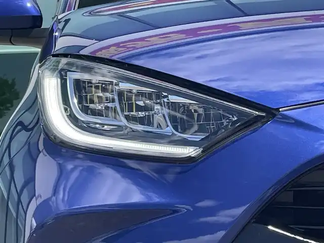 トヨタ ヤリス Z 和歌山県 2023(令5)年 0.9万km ダークブルーマイカM 革巻きステアリング/ステアリングヒーター/ステアリングスイッチ/8インチ純正DAナビ機能あり/バックカメラ/フルセグテレビ/BSM/レーダークルーズコントロール/シートヒーター/コーナーセンサー/LEDヘッドライト/ドライブレコーダー/ETC/モデリスタ製アルミホイール/トヨタセーフティセンス