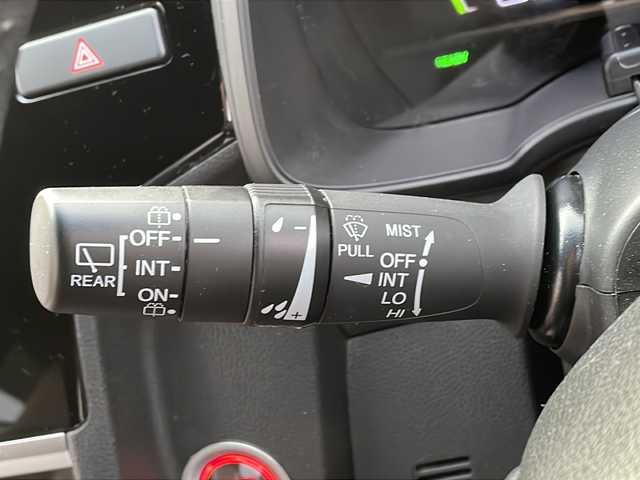 ホンダ フィット ハイブリット S ホンダセンシング 新潟県 2017(平29)年 10.9万km プレミアムイエローパールⅡ 冬タイヤ積載/純正メモリーナビ/（DTV/DVD/Bluetooth）/衝突軽減/レーンキープアシスト/レーダークルーズコントロール/バックカメラ/革巻きステアリング/ステアリングスイッチ/パドルシフト/ETC/ドライブレコーダー/USB給電/フロアマット/LEDヘッドライト/フォグランプ/ウィンカーミラー/電格ミラー/ドアバイザー/スペアキー