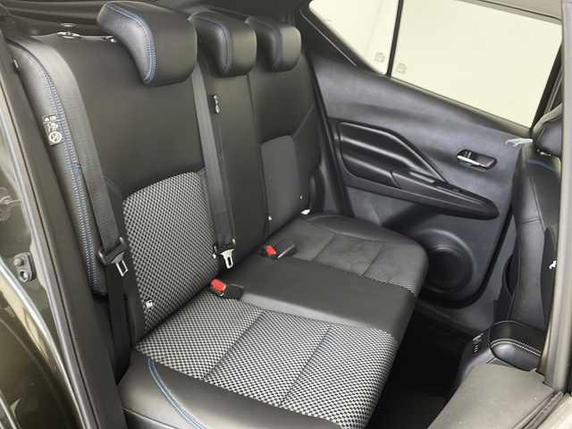 日産 キックス X 沖縄県 2020(令2)年 2.1万km チタニウムカーキ 純正ナビ(MM320D-L)/(フルセグTV Bluetooth CD DVD)/全方位カメラ/ドライブレコーダー/ETC/プロパイロット/スマートキー/プッシュスタート/クルーズコントロール/ステアリングスイッチ/電動パーキングブレーキ/デジタルインナーミラー/前後コーナーセンサー/電動格納ミラー/ハーフレザーシート/オートライト/LEDヘッドライト/ルーフレール/リアルーフスポイラー/純正アルミホイール
