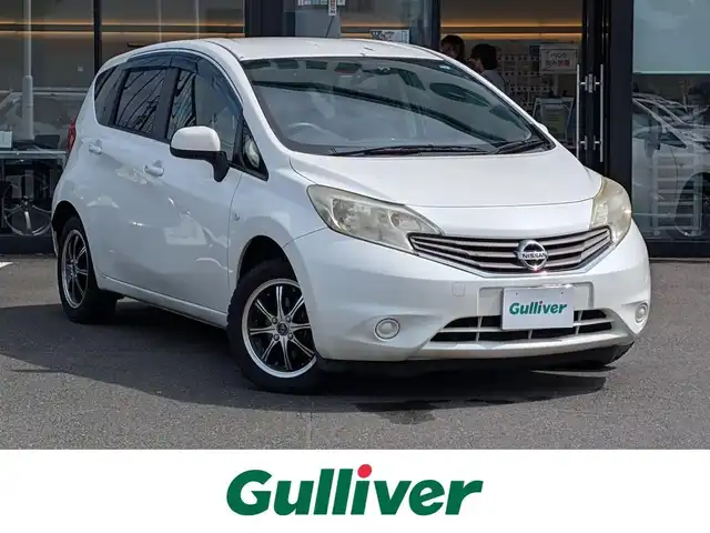 日産 ノート X DIG－S 福井県 2013(平25)年 8.9万km ブリリアントホワイトパール バックカメラ/日産純正ナビ/フルセグテレビ/前方ドライブレコーダー/ETC/スタッドレスタイヤ積込/盗難防止装置/純正フロアマット/スマートキー/アイドリングストップ/保証書・取説