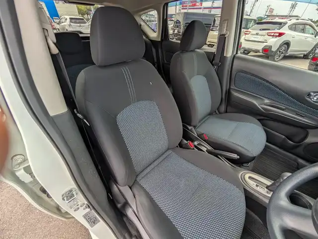 日産 ノート X DIG－S 福井県 2013(平25)年 8.9万km ブリリアントホワイトパール バックカメラ/日産純正ナビ/フルセグテレビ/前方ドライブレコーダー/ETC/スタッドレスタイヤ積込/盗難防止装置/純正フロアマット/スマートキー/アイドリングストップ/保証書・取説