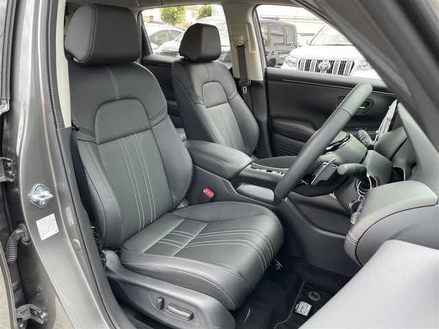 ホンダ ＺＲ－Ｖ ハイブリッド e:HEV Z 東京都 2025(令7)年 0.2万km グレー 純正９型ナビ/・AM/FM/フルセグ/BOSEサウンドシステム/アラウンドビューモニター/前席シートヒーター/運転席メモリパワーシート/・前席パワーシート/ブラインドスポットモニター/前後ドライブレコーダー/おくだけ充電/ステアリングヒーター/LEDヘッドランプ/ホンダセンシング/（予防運転支援システム）/・衝突軽減ブレーキ/・後方誤発進抑制機能/・歩行者事故低減ステアリング/・追従機能付きクルーズコントロール/・車線維持支援システム/・標識認識機能/・後退時出庫サポート/・パーキングセンサーシステム/プッシュエンジンスタート/純正フロアマット/スマートキー