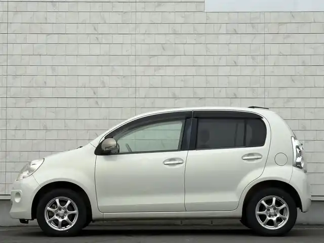 トヨタ パッソ プラスハナ 岩手県 2010(平22)年 7.5万km パールホワイト1 純正SDナビ（NSCN-W60）/【FM/AM/CD/BT/AUX】/ワンセグTV/リモコンキー/ABS/盗難防止装置/社外アルミホイール/電動格納ミラー/純正フロアマット