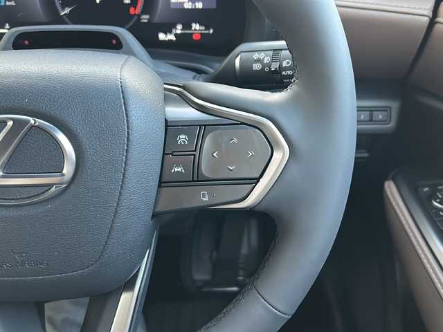 レクサス ＬＢＸ エレガント 神奈川県 2024(令6)年 0.4万km ソニッククォーツ ワンオーナー/純正メーカーナビ(USB/BT/フルセグTV/Miracast)/全方位カメラ/レーダークルーズコントロール/プリクラッシュセーフティ/レーンディパーチャーアラート/F/Rクロストラフィックアラート/ブラインドスポットモニター/クリアランスソナー/ヘッドアップディスプレイ/茶合皮シート/D/N席パワーシート(メモリー機能付)/D/N席シートヒーター/ステアリングヒーター/パワーバックドア/ビルトインETC2.0/ISOFIX/スペアスマートキー×1・カードキー×1/保証書/取扱説明書