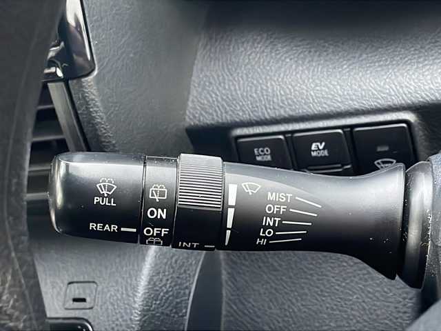 トヨタ シエンタ ハイブリッド X 青森県 2017(平29)年 6.3万km シルバーM ワンオーナー/社外9インチナビ・フルセグTV/CD・DVD・Bluetooth・SD/バックカメラ/片側パワースライドドア/OPセーフティセンスC/プリクラッシュセーフティ/レーンディパーチャーアラート/オートマチックハイビーム/社外エンジンスターター/ワイパーデアイサー/ビルトインETC/OPスマートエントリーパッケージ/スマートエントリー/プッシュスタートシステム/LEDヘッドライト/LEDフォグランプ/社外15インチアルミ