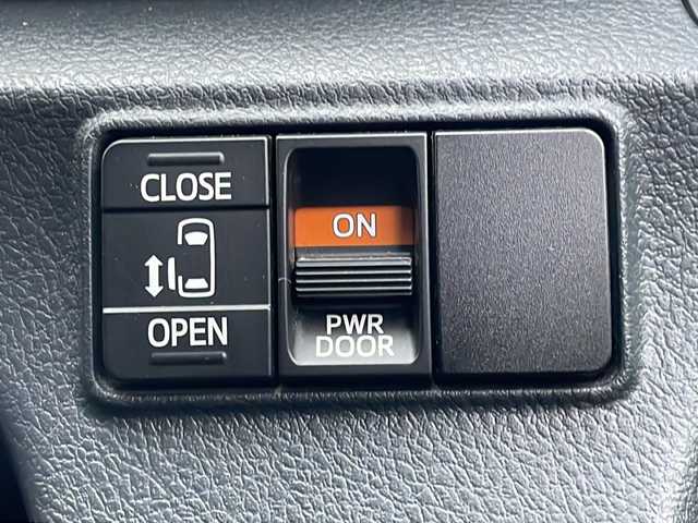 トヨタ シエンタ ハイブリッド X 青森県 2017(平29)年 6.3万km シルバーM ワンオーナー/社外9インチナビ・フルセグTV/CD・DVD・Bluetooth・SD/バックカメラ/片側パワースライドドア/OPセーフティセンスC/プリクラッシュセーフティ/レーンディパーチャーアラート/オートマチックハイビーム/社外エンジンスターター/ワイパーデアイサー/ビルトインETC/OPスマートエントリーパッケージ/スマートエントリー/プッシュスタートシステム/LEDヘッドライト/LEDフォグランプ/社外15インチアルミ