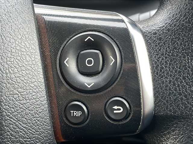 トヨタ シエンタ ハイブリッド X 青森県 2017(平29)年 6.3万km シルバーM ワンオーナー/社外9インチナビ・フルセグTV/CD・DVD・Bluetooth・SD/バックカメラ/片側パワースライドドア/OPセーフティセンスC/プリクラッシュセーフティ/レーンディパーチャーアラート/オートマチックハイビーム/社外エンジンスターター/ワイパーデアイサー/ビルトインETC/OPスマートエントリーパッケージ/スマートエントリー/プッシュスタートシステム/LEDヘッドライト/LEDフォグランプ/社外15インチアルミ