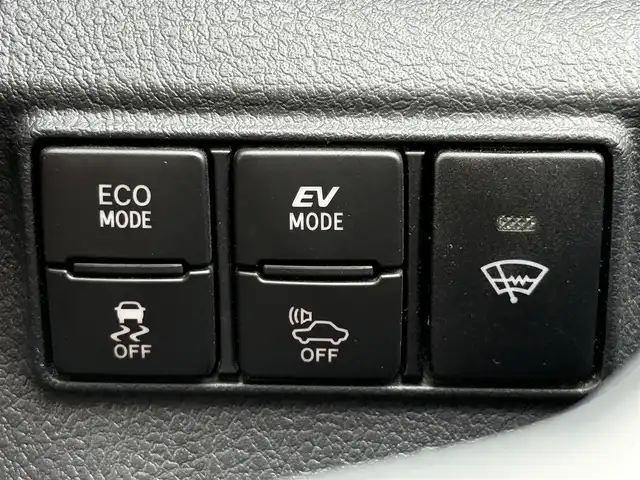 トヨタ シエンタ ハイブリッド X 青森県 2017(平29)年 6.3万km シルバーM ワンオーナー/社外9インチナビ・フルセグTV/CD・DVD・Bluetooth・SD/バックカメラ/片側パワースライドドア/OPセーフティセンスC/プリクラッシュセーフティ/レーンディパーチャーアラート/オートマチックハイビーム/社外エンジンスターター/ワイパーデアイサー/ビルトインETC/OPスマートエントリーパッケージ/スマートエントリー/プッシュスタートシステム/LEDヘッドライト/LEDフォグランプ/社外15インチアルミ