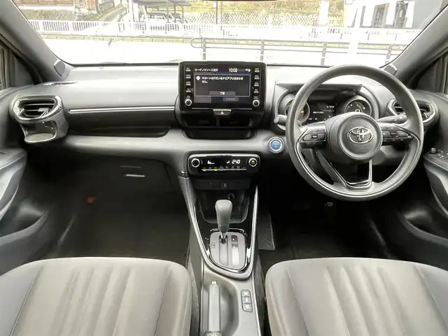 トヨタ ヤリス ハイブリッド G 岐阜県 2020(令2)年 7.3万km ホワイト/センシュアルレッドマイカ ワンオーナー/ディスプレイオーディオ/【Bluetooth】/バックカメラ/ドライブレコーダー/ETC/純正フロアマット/LEDオートライト/クルーズコントロール/横滑り防止装置/レーンキープアシスト/アイドリングストップ/保証書/取扱説明書