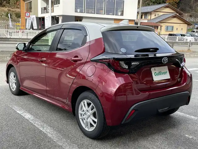 トヨタ ヤリス ハイブリッド G 岐阜県 2020(令2)年 7.3万km ホワイト/センシュアルレッドマイカ ワンオーナー/ディスプレイオーディオ/【Bluetooth】/バックカメラ/ドライブレコーダー/ETC/純正フロアマット/LEDオートライト/クルーズコントロール/横滑り防止装置/レーンキープアシスト/アイドリングストップ/保証書/取扱説明書