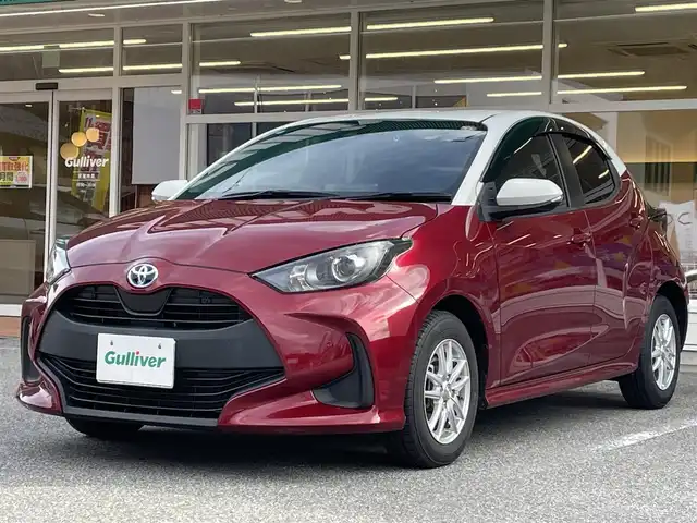 トヨタ ヤリス ハイブリッド G 岐阜県 2020(令2)年 7.3万km ホワイト/センシュアルレッドマイカ ワンオーナー/ディスプレイオーディオ/【Bluetooth】/バックカメラ/ドライブレコーダー/ETC/純正フロアマット/LEDオートライト/クルーズコントロール/横滑り防止装置/レーンキープアシスト/アイドリングストップ/保証書/取扱説明書