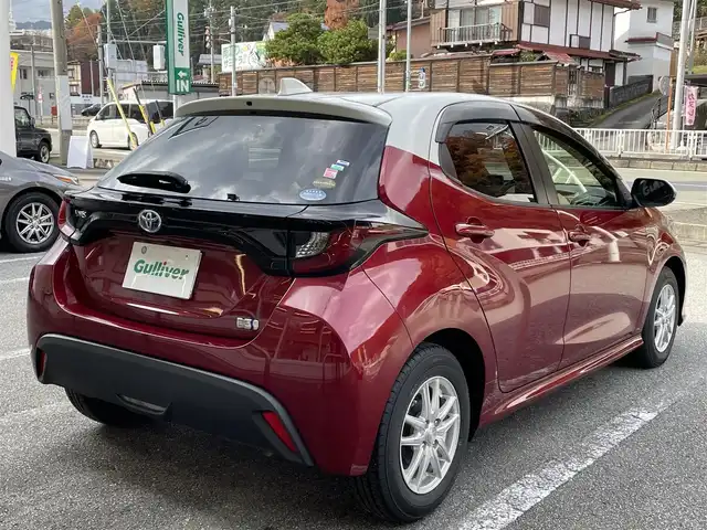 トヨタ ヤリス ハイブリッド G 岐阜県 2020(令2)年 7.3万km ホワイト/センシュアルレッドマイカ ワンオーナー/ディスプレイオーディオ/【Bluetooth】/バックカメラ/ドライブレコーダー/ETC/純正フロアマット/LEDオートライト/クルーズコントロール/横滑り防止装置/レーンキープアシスト/アイドリングストップ/保証書/取扱説明書