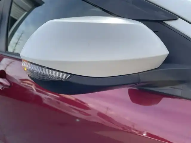 トヨタ ヤリス ハイブリッド G 岐阜県 2020(令2)年 7.3万km ホワイト/センシュアルレッドマイカ ワンオーナー/ディスプレイオーディオ/【Bluetooth】/バックカメラ/ドライブレコーダー/ETC/純正フロアマット/LEDオートライト/クルーズコントロール/横滑り防止装置/レーンキープアシスト/アイドリングストップ/保証書/取扱説明書