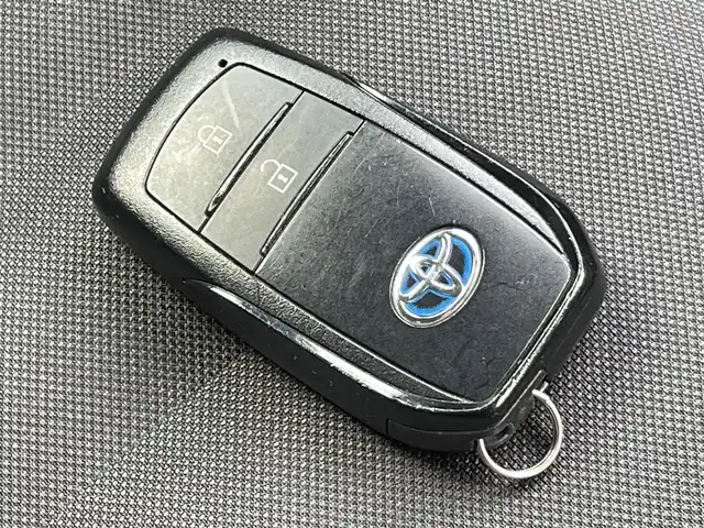 トヨタ ヤリス ハイブリッド G 岐阜県 2020(令2)年 7.3万km ホワイト/センシュアルレッドマイカ ワンオーナー/ディスプレイオーディオ/【Bluetooth】/バックカメラ/ドライブレコーダー/ETC/純正フロアマット/LEDオートライト/クルーズコントロール/横滑り防止装置/レーンキープアシスト/アイドリングストップ/保証書/取扱説明書