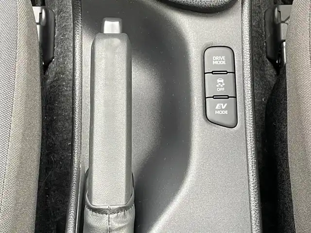 トヨタ ヤリス ハイブリッド G 岐阜県 2020(令2)年 7.3万km ホワイト/センシュアルレッドマイカ ワンオーナー/ディスプレイオーディオ/【Bluetooth】/バックカメラ/ドライブレコーダー/ETC/純正フロアマット/LEDオートライト/クルーズコントロール/横滑り防止装置/レーンキープアシスト/アイドリングストップ/保証書/取扱説明書