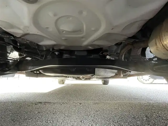 トヨタ ヤリス ハイブリッド G 岐阜県 2020(令2)年 7.3万km ホワイト/センシュアルレッドマイカ ワンオーナー/ディスプレイオーディオ/【Bluetooth】/バックカメラ/ドライブレコーダー/ETC/純正フロアマット/LEDオートライト/クルーズコントロール/横滑り防止装置/レーンキープアシスト/アイドリングストップ/保証書/取扱説明書