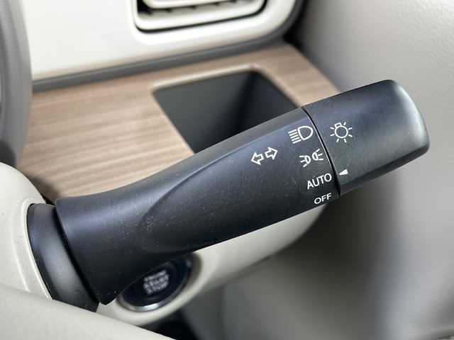 スズキ ラパン S 富山県 2019(令1)年 8.4万km フォーンベージュメタリック/ホワイト2トーンルーフ 禁煙車/バックカメラ/社外ナビ/電動格納ミラー/キセノンヘッドランプ（HID）/スマートキー/シートヒーター（運転席）/アイドリングストップ/ETC/プッシュスタート/純正フロアマット/本革巻きステアリング/盗難防止装置/衝突軽減システム/横滑り防止装置/ウッドパネル