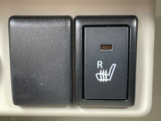 スズキ ラパン S 富山県 2019(令1)年 8.4万km フォーンベージュメタリック/ホワイト2トーンルーフ 禁煙車/バックカメラ/社外ナビ/電動格納ミラー/キセノンヘッドランプ（HID）/スマートキー/シートヒーター（運転席）/アイドリングストップ/ETC/プッシュスタート/純正フロアマット/本革巻きステアリング/盗難防止装置/衝突軽減システム/横滑り防止装置/ウッドパネル