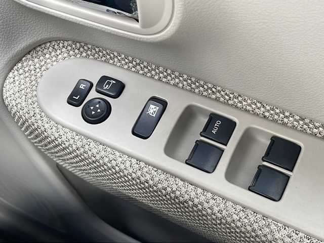 スズキ ラパン S 富山県 2019(令1)年 8.4万km フォーンベージュメタリック/ホワイト2トーンルーフ 禁煙車/バックカメラ/社外ナビ/電動格納ミラー/キセノンヘッドランプ（HID）/スマートキー/シートヒーター（運転席）/アイドリングストップ/ETC/プッシュスタート/純正フロアマット/本革巻きステアリング/盗難防止装置/衝突軽減システム/横滑り防止装置/ウッドパネル