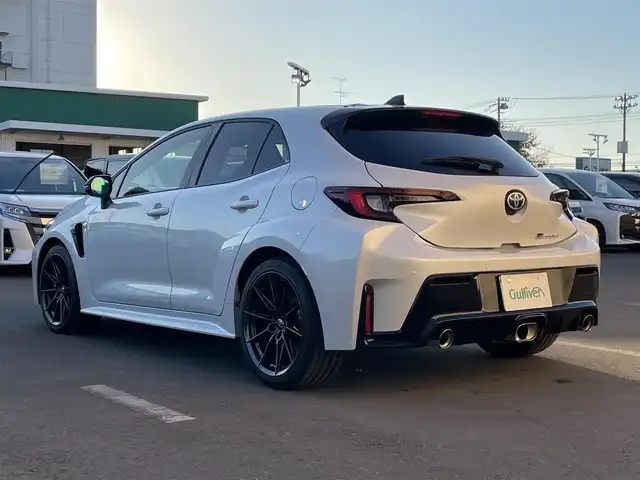 トヨタ ＧＲカローラ RZ 東京都 2024(令6)年 1万km プラチナホワイトパールマイカ 4WD/6MT/純正ナビ/JBLサウンド/バックカメラ/フルセグTV/ETC2.0/前席シートヒーター/ステアリングヒーター/ブラインドスポットモニター/衝突軽減装置/横滑り防止装置/レーンアシスト/リヤクロストラフィックアラート/ロードサインアシスト/LEDライト/フォグライト/純正フロアマット/スマートキー