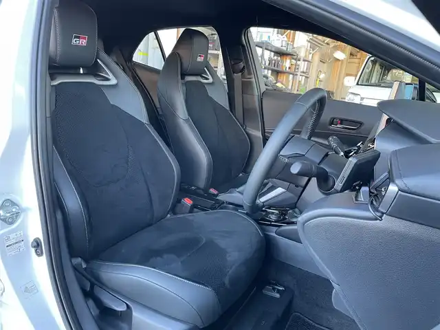 トヨタ ＧＲカローラ RZ 東京都 2024(令6)年 1万km プラチナホワイトパールマイカ 4WD/6MT/純正ナビ/JBLサウンド/バックカメラ/フルセグTV/ETC2.0/前席シートヒーター/ステアリングヒーター/ブラインドスポットモニター/衝突軽減装置/横滑り防止装置/レーンアシスト/リヤクロストラフィックアラート/ロードサインアシスト/LEDライト/フォグライト/純正フロアマット/スマートキー