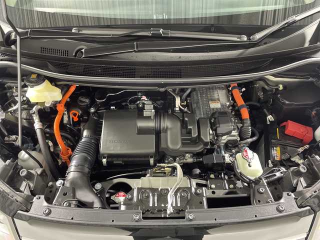 ホンダ フリード ハイブリット e:HEV AIR EX 神奈川県 2025(令7)年 0.1千km メテオロイドグレーメタリック 登録済未使用車/純正9型ディスプレイオーディオ【LXM-242ZFNI】/ホンダコネクトナビ/フルセグ　Bluetooth　AM FM　USB　iPod/両側電動スライドドア【サンシェード】/ホンダセンシング/CMBS衝突軽減ブレーキ/誤発進抑制機能/急アクセル抑制機能/路外逸脱抑制機能/アダブティブクルーズコントロール/LKAS車線維持支援システム/先行車発進お知らせ機能/標識認識機能/ブラインドスポットインフォメーション/パーキングセンサーシステム/後退出庫サポート/オートハイビーム/革巻きステアリング/前席シートヒーター/ECON/電動パーキングブレーキ/オートブレーキホールド/プッシュスタート/スマートキー/純正15インチアルミホイール/LEDヘッドランプ/オートライト/スペアキー