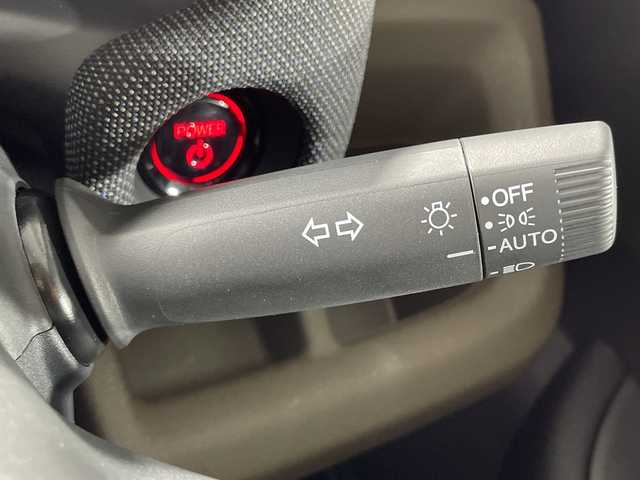 ホンダ フリード ハイブリット e:HEV AIR EX 神奈川県 2025(令7)年 0.1千km メテオロイドグレーメタリック 登録済未使用車/純正9型ディスプレイオーディオ【LXM-242ZFNI】/ホンダコネクトナビ/フルセグ　Bluetooth　AM FM　USB　iPod/両側電動スライドドア【サンシェード】/ホンダセンシング/CMBS衝突軽減ブレーキ/誤発進抑制機能/急アクセル抑制機能/路外逸脱抑制機能/アダブティブクルーズコントロール/LKAS車線維持支援システム/先行車発進お知らせ機能/標識認識機能/ブラインドスポットインフォメーション/パーキングセンサーシステム/後退出庫サポート/オートハイビーム/革巻きステアリング/前席シートヒーター/ECON/電動パーキングブレーキ/オートブレーキホールド/プッシュスタート/スマートキー/純正15インチアルミホイール/LEDヘッドランプ/オートライト/スペアキー