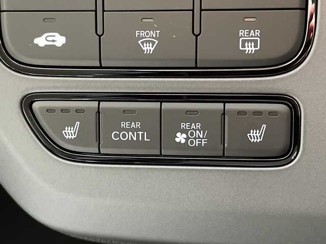 ホンダ フリード ハイブリット e:HEV AIR EX 神奈川県 2025(令7)年 0.1千km メテオロイドグレーメタリック 登録済未使用車/純正9型ディスプレイオーディオ【LXM-242ZFNI】/ホンダコネクトナビ/フルセグ　Bluetooth　AM FM　USB　iPod/両側電動スライドドア【サンシェード】/ホンダセンシング/CMBS衝突軽減ブレーキ/誤発進抑制機能/急アクセル抑制機能/路外逸脱抑制機能/アダブティブクルーズコントロール/LKAS車線維持支援システム/先行車発進お知らせ機能/標識認識機能/ブラインドスポットインフォメーション/パーキングセンサーシステム/後退出庫サポート/オートハイビーム/革巻きステアリング/前席シートヒーター/ECON/電動パーキングブレーキ/オートブレーキホールド/プッシュスタート/スマートキー/純正15インチアルミホイール/LEDヘッドランプ/オートライト/スペアキー