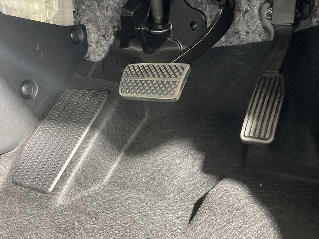 ホンダ フリード ハイブリット e:HEV AIR EX 神奈川県 2025(令7)年 0.1千km メテオロイドグレーメタリック 登録済未使用車/純正9型ディスプレイオーディオ【LXM-242ZFNI】/ホンダコネクトナビ/フルセグ　Bluetooth　AM FM　USB　iPod/両側電動スライドドア【サンシェード】/ホンダセンシング/CMBS衝突軽減ブレーキ/誤発進抑制機能/急アクセル抑制機能/路外逸脱抑制機能/アダブティブクルーズコントロール/LKAS車線維持支援システム/先行車発進お知らせ機能/標識認識機能/ブラインドスポットインフォメーション/パーキングセンサーシステム/後退出庫サポート/オートハイビーム/革巻きステアリング/前席シートヒーター/ECON/電動パーキングブレーキ/オートブレーキホールド/プッシュスタート/スマートキー/純正15インチアルミホイール/LEDヘッドランプ/オートライト/スペアキー