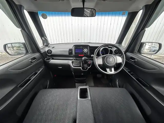 ホンダ Ｎ ＢＯＸ カスタム G 静岡県 2014(平26)年 6.1万km スマートブラック ユーザー買取車両/純正ミュージックサーバー/[AM/FM/CD/USB/AUX]/エンジンスタートボタン/USB入力端子/ベンチシート/横滑り防止装置/片側イージークローザードア/保証書/取扱説明書