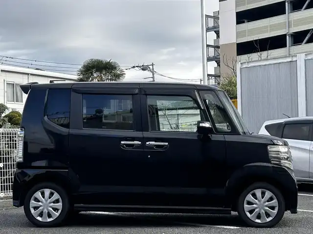ホンダ Ｎ ＢＯＸ カスタム G 静岡県 2014(平26)年 6.1万km スマートブラック ユーザー買取車両/純正ミュージックサーバー/[AM/FM/CD/USB/AUX]/エンジンスタートボタン/USB入力端子/ベンチシート/横滑り防止装置/片側イージークローザードア/保証書/取扱説明書