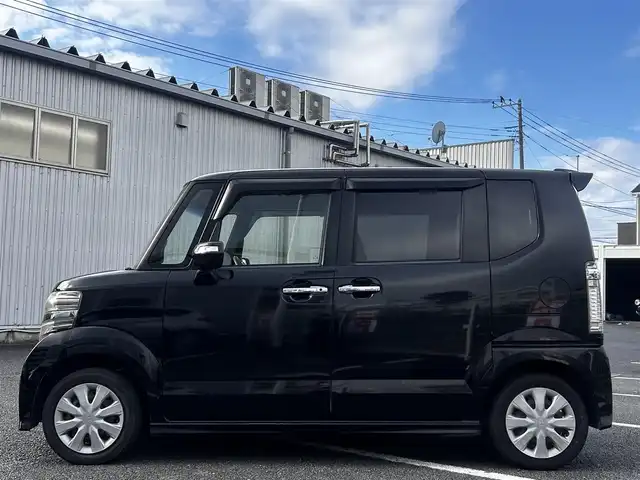 ホンダ Ｎ ＢＯＸ カスタム G 静岡県 2014(平26)年 6.1万km スマートブラック ユーザー買取車両/純正ミュージックサーバー/[AM/FM/CD/USB/AUX]/エンジンスタートボタン/USB入力端子/ベンチシート/横滑り防止装置/片側イージークローザードア/保証書/取扱説明書