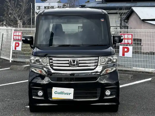 ホンダ Ｎ ＢＯＸ カスタム G 静岡県 2014(平26)年 6.1万km スマートブラック ユーザー買取車両/純正ミュージックサーバー/[AM/FM/CD/USB/AUX]/エンジンスタートボタン/USB入力端子/ベンチシート/横滑り防止装置/片側イージークローザードア/保証書/取扱説明書