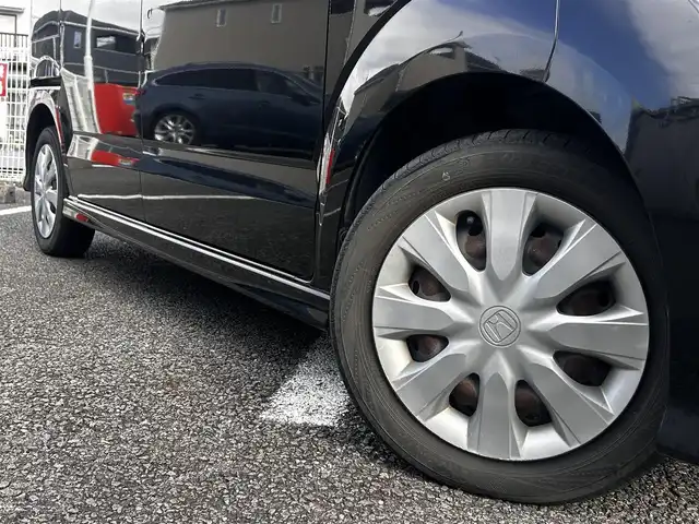 ホンダ Ｎ ＢＯＸ カスタム G 静岡県 2014(平26)年 6.1万km スマートブラック ユーザー買取車両/純正ミュージックサーバー/[AM/FM/CD/USB/AUX]/エンジンスタートボタン/USB入力端子/ベンチシート/横滑り防止装置/片側イージークローザードア/保証書/取扱説明書