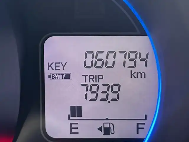 ホンダ Ｎ ＢＯＸ カスタム G 静岡県 2014(平26)年 6.1万km スマートブラック ユーザー買取車両/純正ミュージックサーバー/[AM/FM/CD/USB/AUX]/エンジンスタートボタン/USB入力端子/ベンチシート/横滑り防止装置/片側イージークローザードア/保証書/取扱説明書