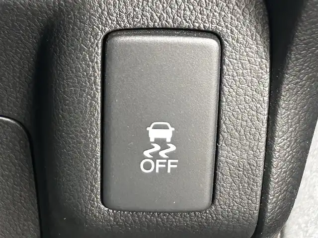 ホンダ Ｎ ＢＯＸ カスタム G 静岡県 2014(平26)年 6.1万km スマートブラック ユーザー買取車両/純正ミュージックサーバー/[AM/FM/CD/USB/AUX]/エンジンスタートボタン/USB入力端子/ベンチシート/横滑り防止装置/片側イージークローザードア/保証書/取扱説明書