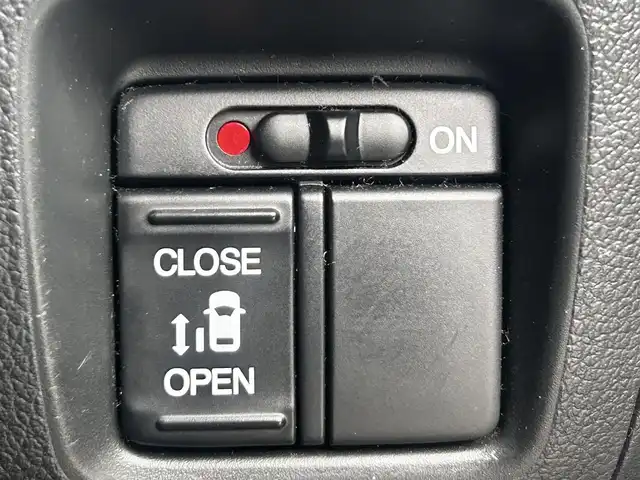 ホンダ Ｎ ＢＯＸ カスタム G 静岡県 2014(平26)年 6.1万km スマートブラック ユーザー買取車両/純正ミュージックサーバー/[AM/FM/CD/USB/AUX]/エンジンスタートボタン/USB入力端子/ベンチシート/横滑り防止装置/片側イージークローザードア/保証書/取扱説明書