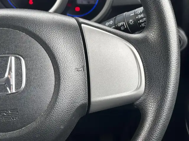 ホンダ Ｎ ＢＯＸ カスタム G 静岡県 2014(平26)年 6.1万km スマートブラック ユーザー買取車両/純正ミュージックサーバー/[AM/FM/CD/USB/AUX]/エンジンスタートボタン/USB入力端子/ベンチシート/横滑り防止装置/片側イージークローザードア/保証書/取扱説明書