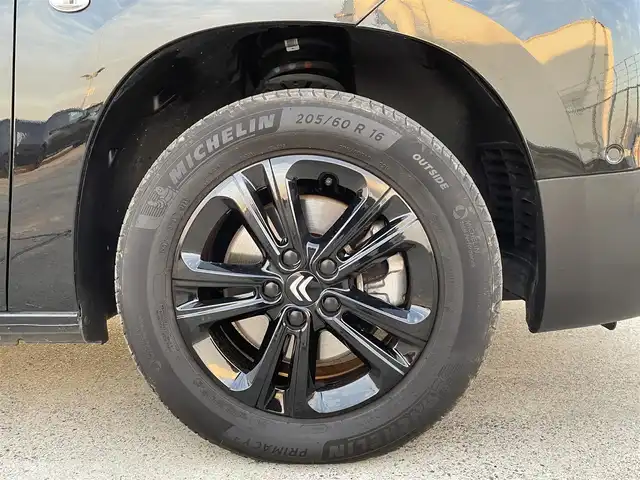 シトロエン シトロエン ベルランゴ エディション ノアール 東京都 2024(令6)年 1.8万km ノアールペルラネラ 純正ディスプレイオーディオ/パノラマルーフ/サイド／バックカメラ/Ａｐｐｌｅ　Ｃａｒ　Ｐｌａｙ/Ａｕｄｏｒｏｉｄｏ　Ａｕｔｏ/アンビエンスライト/レーンキープ/ＡＣＣ/ＢＳＭ/ＥＴＣ/スマートキー