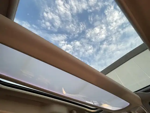 シトロエン シトロエン ベルランゴ エディション ノアール 東京都 2024(令6)年 1.8万km ノアールペルラネラ 純正ディスプレイオーディオ/パノラマルーフ/サイド／バックカメラ/Ａｐｐｌｅ　Ｃａｒ　Ｐｌａｙ/Ａｕｄｏｒｏｉｄｏ　Ａｕｔｏ/アンビエンスライト/レーンキープ/ＡＣＣ/ＢＳＭ/ＥＴＣ/スマートキー