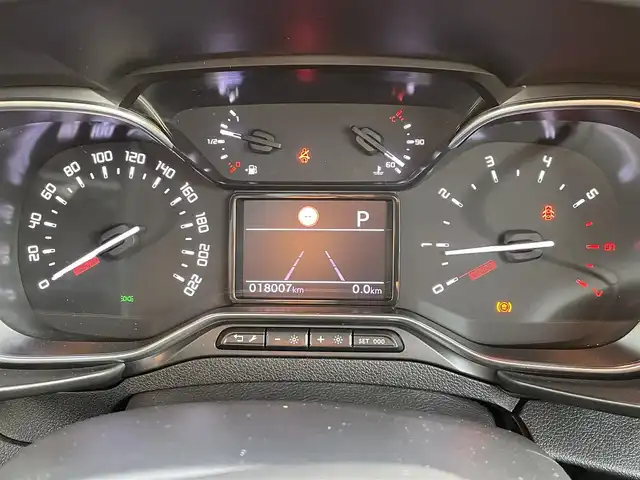 シトロエン シトロエン ベルランゴ エディション ノアール 東京都 2024(令6)年 1.8万km ノアールペルラネラ 純正ディスプレイオーディオ/パノラマルーフ/サイド／バックカメラ/Ａｐｐｌｅ　Ｃａｒ　Ｐｌａｙ/Ａｕｄｏｒｏｉｄｏ　Ａｕｔｏ/アンビエンスライト/レーンキープ/ＡＣＣ/ＢＳＭ/ＥＴＣ/スマートキー