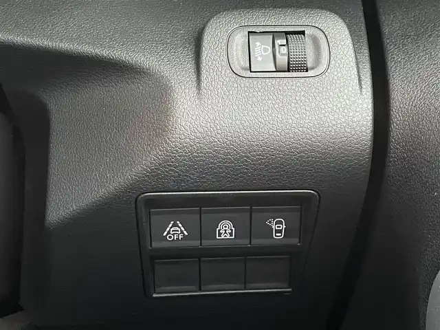 シトロエン シトロエン ベルランゴ エディション ノアール 東京都 2024(令6)年 1.8万km ノアールペルラネラ 純正ディスプレイオーディオ/パノラマルーフ/サイド／バックカメラ/Ａｐｐｌｅ　Ｃａｒ　Ｐｌａｙ/Ａｕｄｏｒｏｉｄｏ　Ａｕｔｏ/アンビエンスライト/レーンキープ/ＡＣＣ/ＢＳＭ/ＥＴＣ/スマートキー