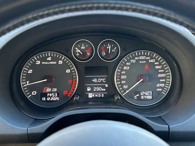 アウディ Ｓ３ スポーツバック 東京都 2009(平21)年 8.8万km 白 純正ナビ/　＜フルセグTV/DVD/CD/Bluetooth＞/ETC/ハーフレザーシート/シートヒーター/パワーシート/前方ドライブレコーダー/パドルシフト/革巻きステアリング/スペアキー/純正フロアマット/取扱説明書/保証書